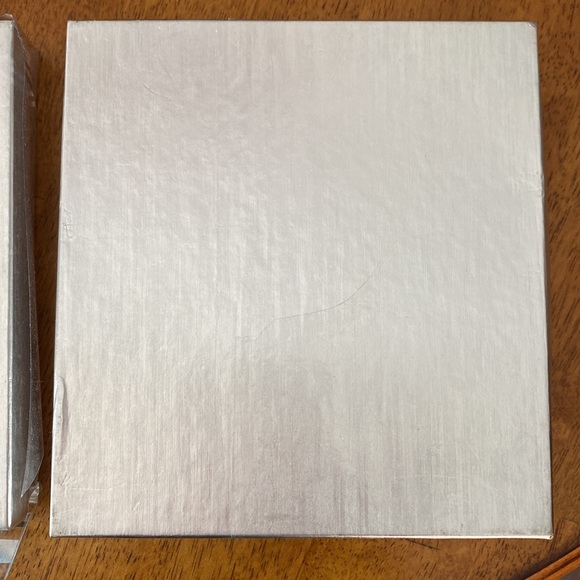 Vintage Ladies Handkerchief’s new in box. 2 boxes. 3 handkerchief’s each box. - Picture 4 of 6